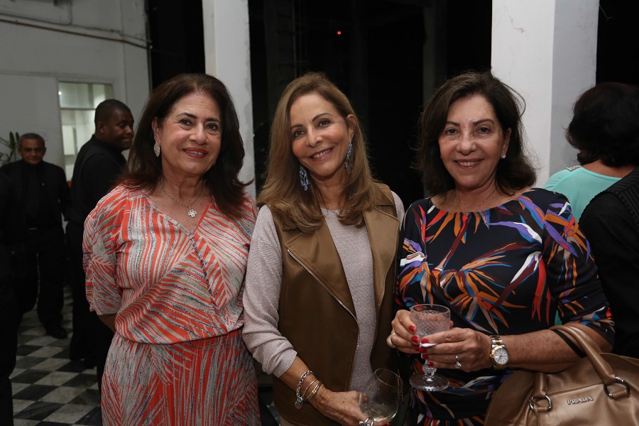  Ana Rita Dória, Cristina Santos e Regina Simões            